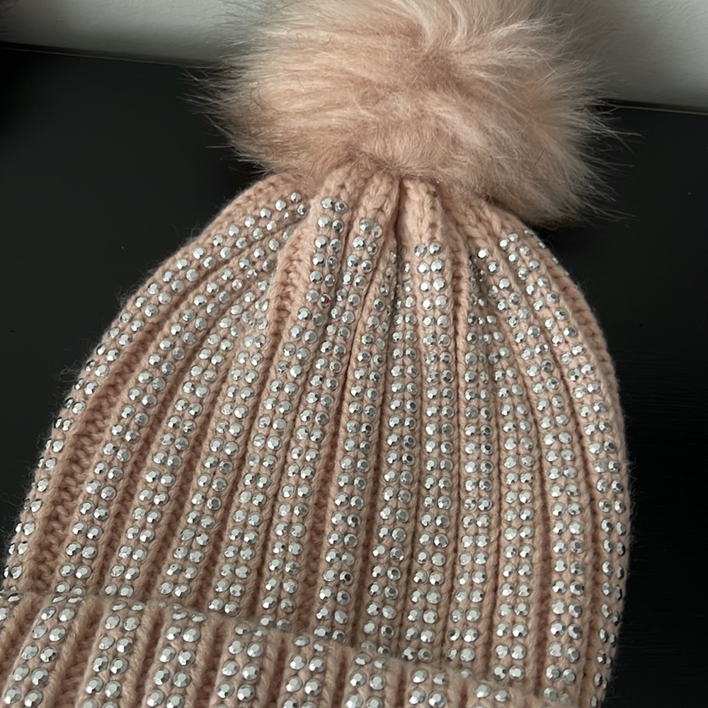 Two Isaac Mizrahi live gray and pink beaded winter hats with pom-pom - Picture 4 of 11